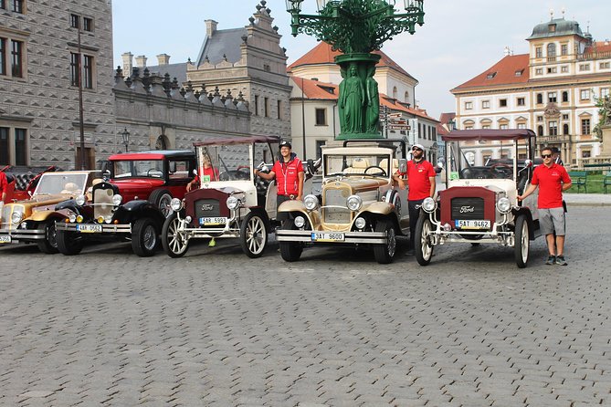 1,5 hour oldtimer convertible Prague sightseeing tour - A Route Built for Orientation, Not Exhaustion