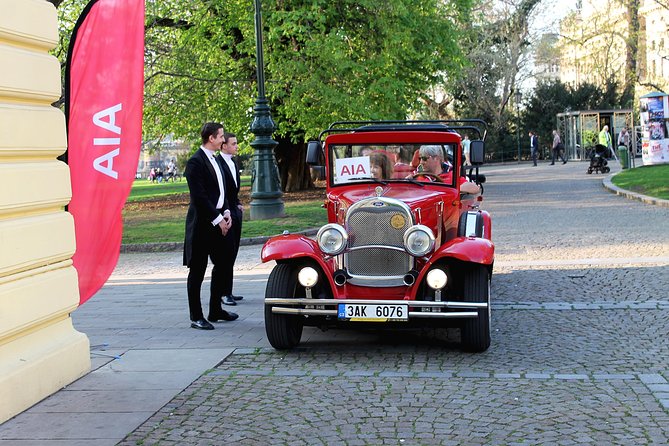 1,5 hour oldtimer convertible Prague sightseeing tour - Price and Value: Paying Per Car, Not Per Stress Level