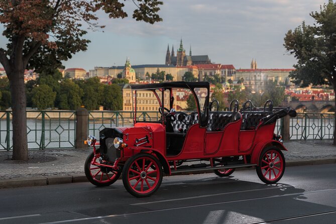 1 hour Old timer Convertible Prague Sightseeing Tour - Route Map in Your Head: Prague Castle, St. Vitus, and Lesser Town