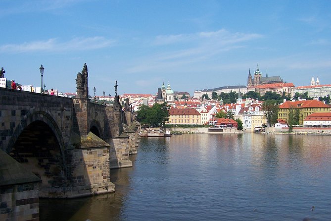 1 hour Prague Panoramic Vltava River sightseeing Cruise - Timing and pace: short by design, sometimes shorter in practice