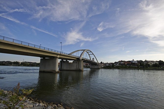 1-way Prague to Vilshofen private transfer - up to 7 passengers - Door-to-door Prague to Vilshofen, the comfortable way to travel