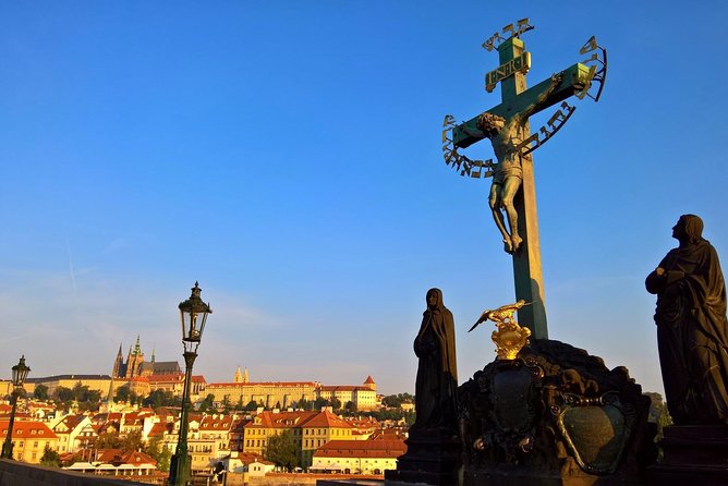 2:5-Hour Walking Tour of Old Town Prague with Boat Ride - Why this Old Town Prague plus boat format makes sense