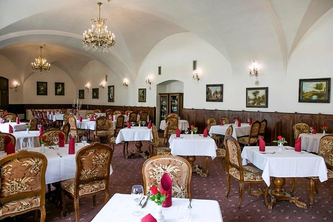 2-Day Hluboka and Cesky Krumlov Tour from Prague - Day 2: 12 hours at Hluboká with your own plan