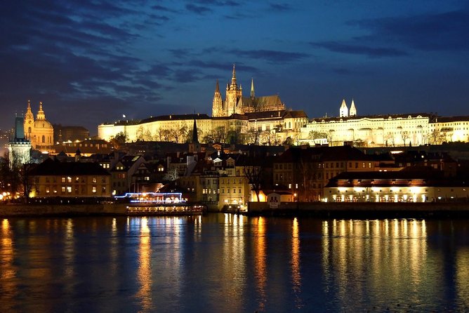 3-hour Prague by Night Walking Tour - Kampa Park and the Lennon Wall, Two Stops With a Whiplash of Meaning