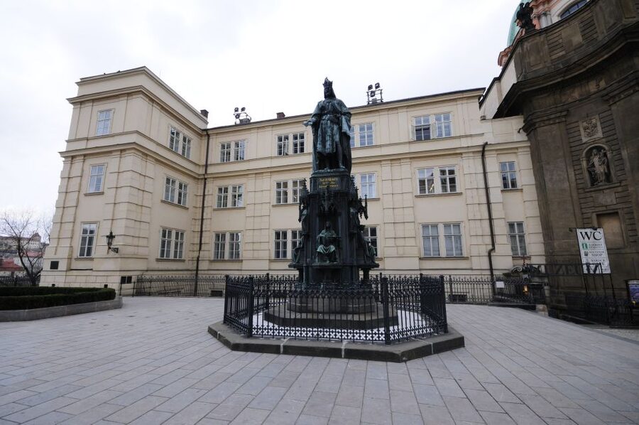 3-Hour Prague Castle & Interiors Tour - Golden Lane: the “small-scale” moment inside the castle complex