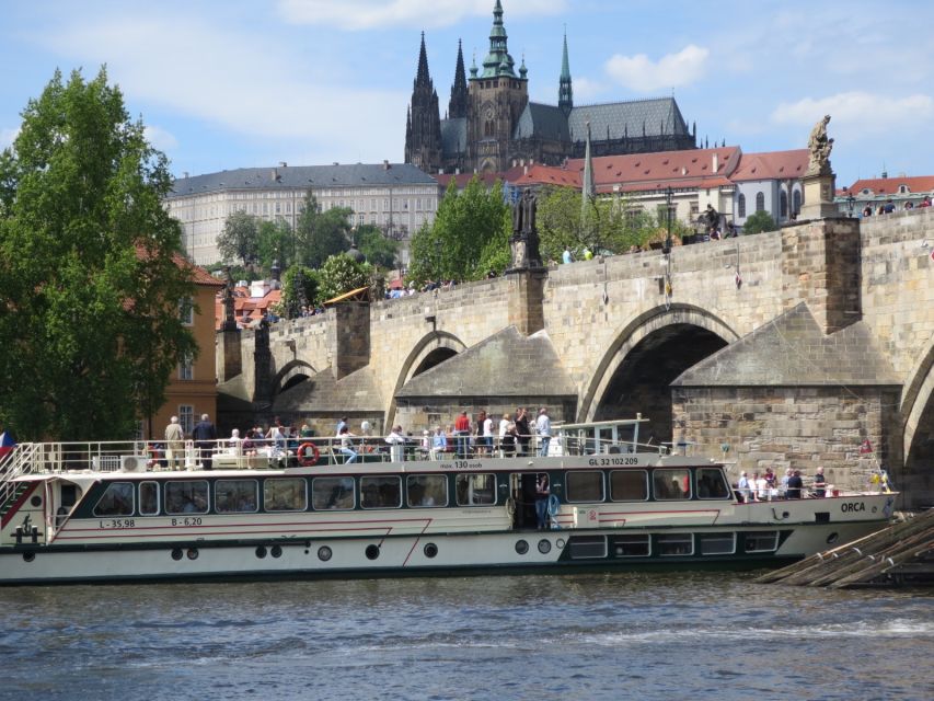 3-Hour Prague Castle & Interiors Tour - Meeting point at Pařížská 1073: find the yellow kiosk quickly