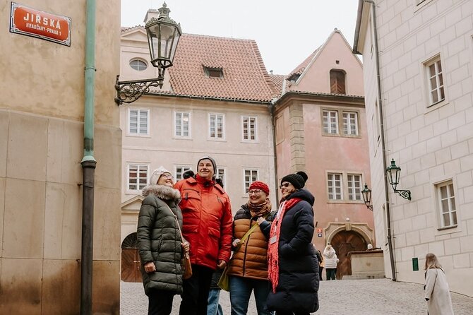 3 Hour Private Walking Tour of Prague with Custom Itineraries - Old Town Square and the Astronomical Clock show: how to use your 15 minutes