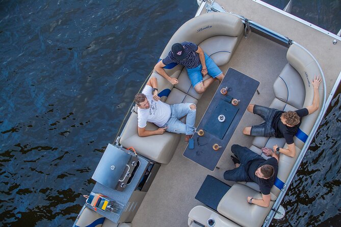 3 Hours Prague Private Boat Cruise Beer or Prosecco Unlimited - Photo and comfort tips for a 3-hour boat ride