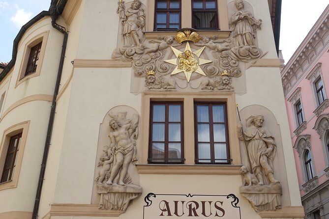 Best of Prague - City walking tour with Czech Cuisine Lunch - Prague Castle and St Vitus Cathedral: the power center that still works