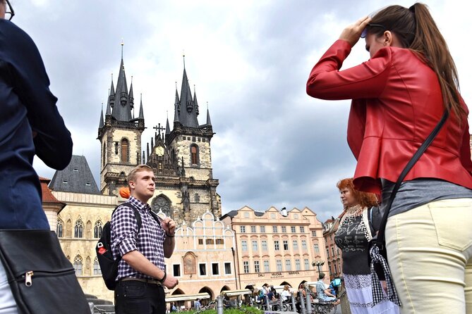 Best of Prague: Private City Walking Tour, Boat Cruise, and Typical Czech Lunch - Lunch at a Traditional Czech Pub: Where the Day Gets Fuel