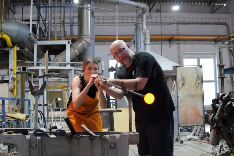 Bohemian glassworks excursion from Prague - The guided tour in the glassworks: what you learn and what you actually see