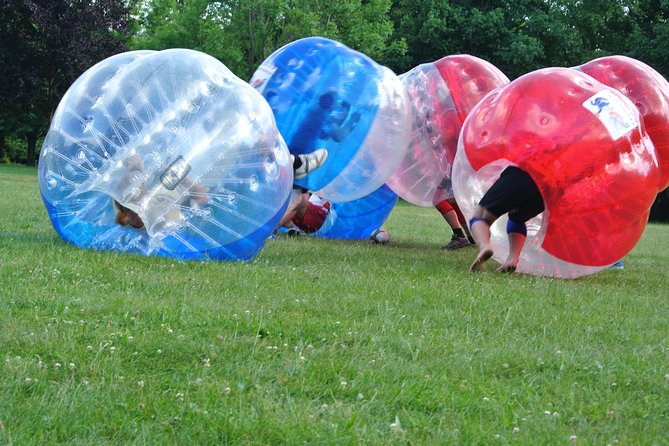 Bubble football - The start: changing rooms, stretching, and a rules briefing