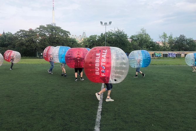 Bubble football - How the referee and the game flow work for about an hour