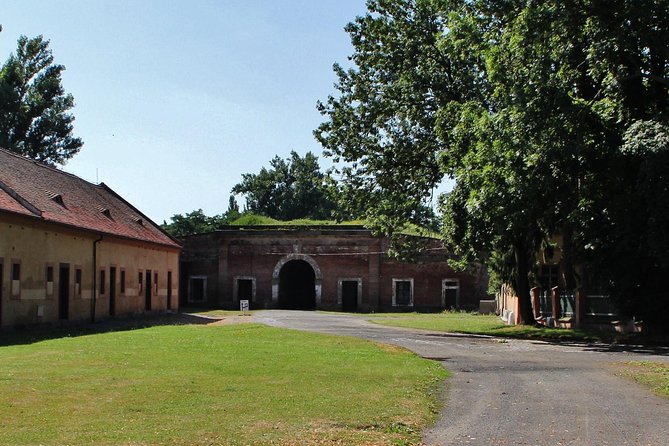 Bus Tour to Terezín from Prague - The guided storyline: how the tour connects centuries to WWII