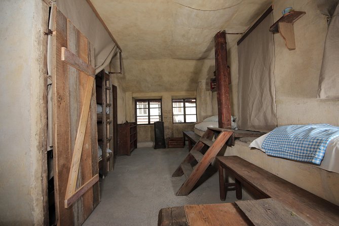 Bus Tour to Terezín from Prague - Who might be perfect for this tour