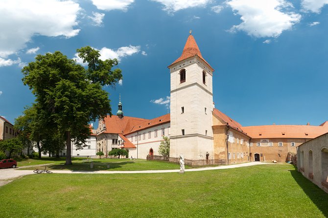 Český Krumlov Free Tour - Duration and pace: how to fit it into your day