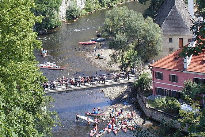 Cesky Krumlov Full day tour from Prague and back - Lunch planning: medieval setting, plus smart options from your guide