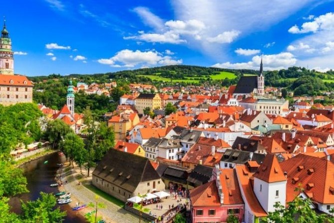 Cesky Krumlov Full day tour from Prague and back - Walking distance, pace, and getting your photos without stress