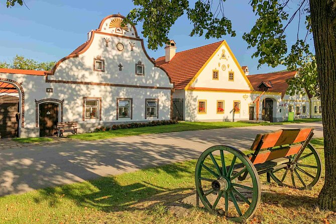 Český Krumlov & Holašovice UNESCO Village Small Group Day Tour - The Historic Town Walk, Plus Real Free Time to Wander