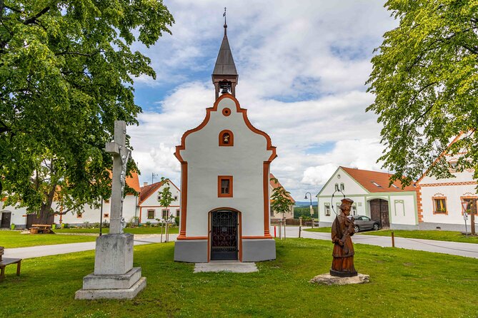 Český Krumlov & Holašovice UNESCO Village Small Group Day Tour - Who This Tour Suits Best (and Who Might Want Something Else)