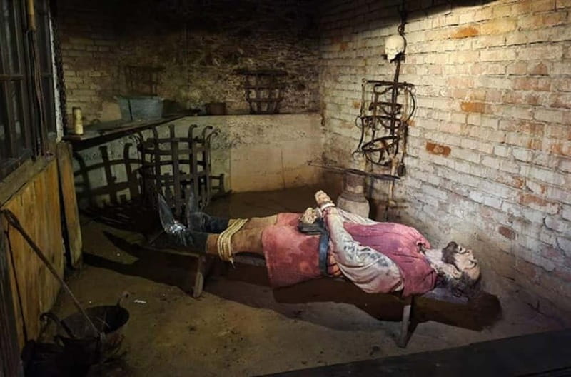 Český Krumlov: Museum of Torture Admission Ticket - What the “graphic content” warning really means for your decision