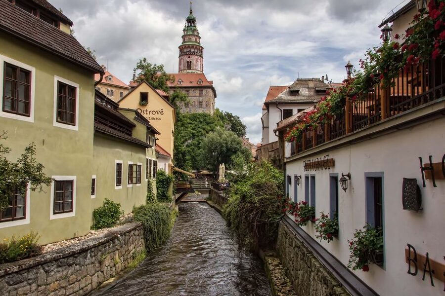 Cesky Krumlov Private Day Trip from Prague - Walking the UNESCO center with a guide you can ask questions