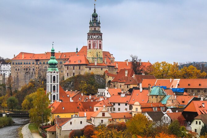 Cesky Krumlov Scavenger Hunt & Highlights Self Guided Audio Tour - Stop-by-stop: monastery, castle tower, bridges, and the plague column