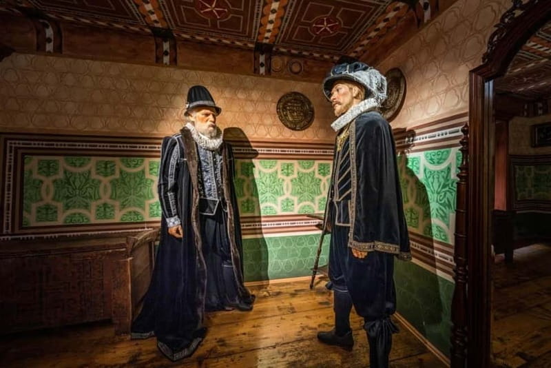 Český Krumlov: Wax Museum Entry Ticket - Český Krumlov’s wax museum, in a Renaissance building you can feel