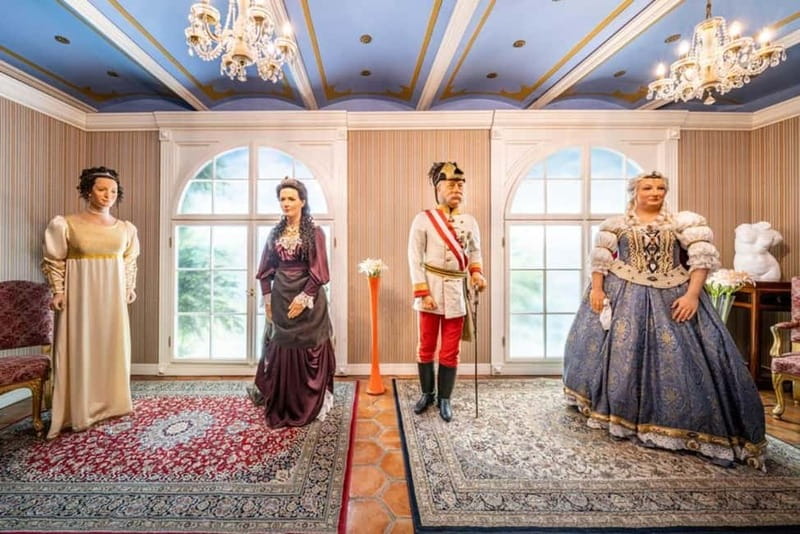 Český Krumlov: Wax Museum Entry Ticket - The White Lady moment and why the museum uses sound and light