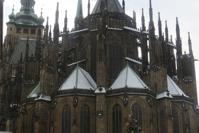 Charles Bridge and Prague Castle Walking Tour - Prague Castle in 1.5 hours: courtyards, changing of the guard, and flexible pacing