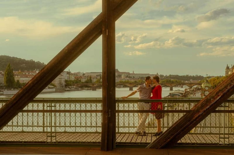 Cinematic Photoshoot Experience in Prague - What to wear in Prague for cinematic, timeless photos