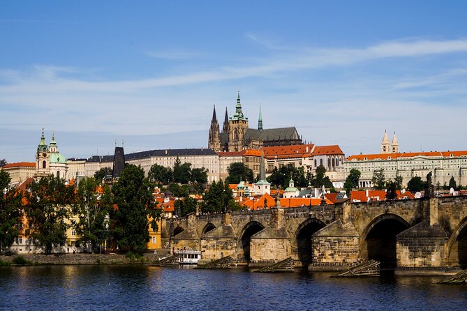 Classic Prague Castle Tour, Strahov Monastery & Castle District - Key highlights to notice