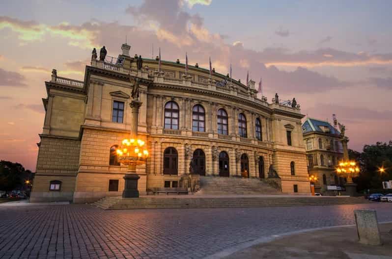 Concert in the Rudolfinum - MOZART, VIVALDI, SMETANA - Entering the Rudolfinum and finding the Suk Hall fast