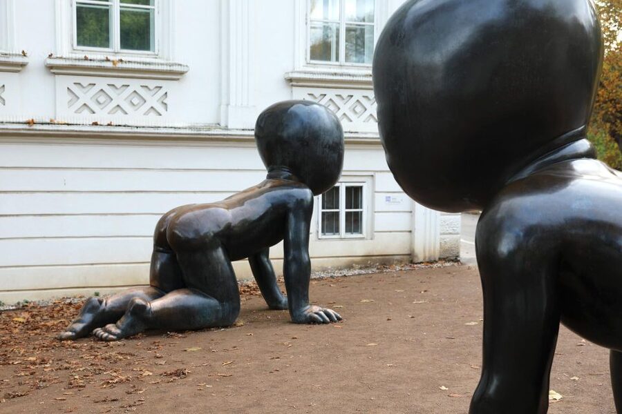 Contemporary art tour in Prague: the works of David Černý - The route through Malá Strana, Staré Město, and Nové Město