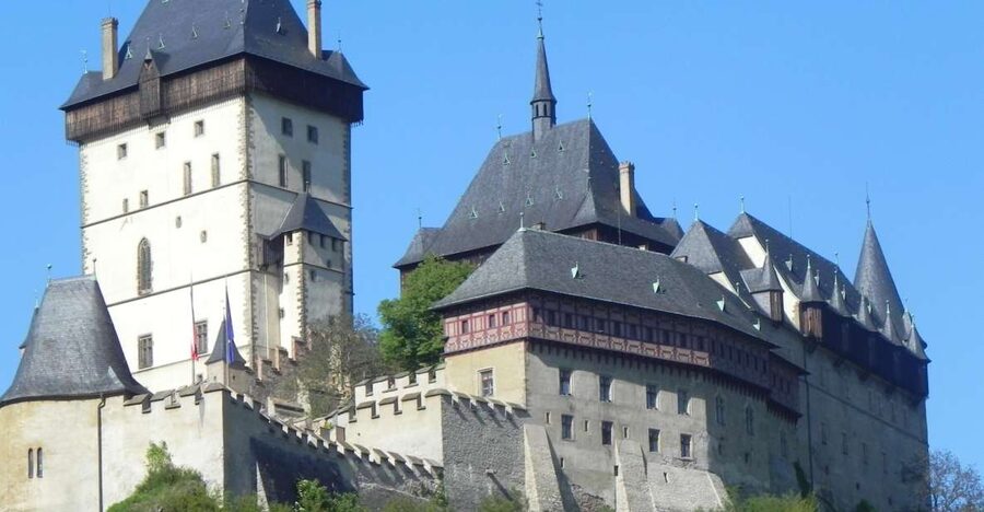 Countryside Bike Tour From Prague To Karlstejn Castle - Why bike to Karlštejn feels better than a day-trip bus