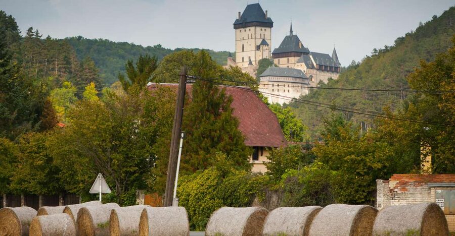Coutryside e-bike tour to Karlstejn Castle - Why This Karlštejn E-Bike Day Feels Different
