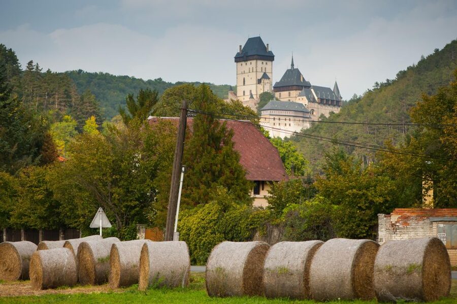 Coutryside e-bike tour to Karlstejn Castle - Karlštejn Village Lunch, Then a Short Stroll to the Castle Grounds