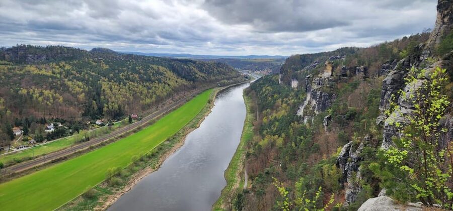 Day trip from Prague to Bohemian and Saxon Switzerland - Lunch in a local restaurant, and why timing matters