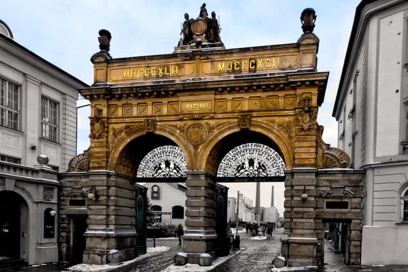 Day trip to Pilsner Urquell brewery and Bohemian glassworks - Pilsen Sightseeing in 30 Minutes: St. Bartholomew and the Great Synagogue