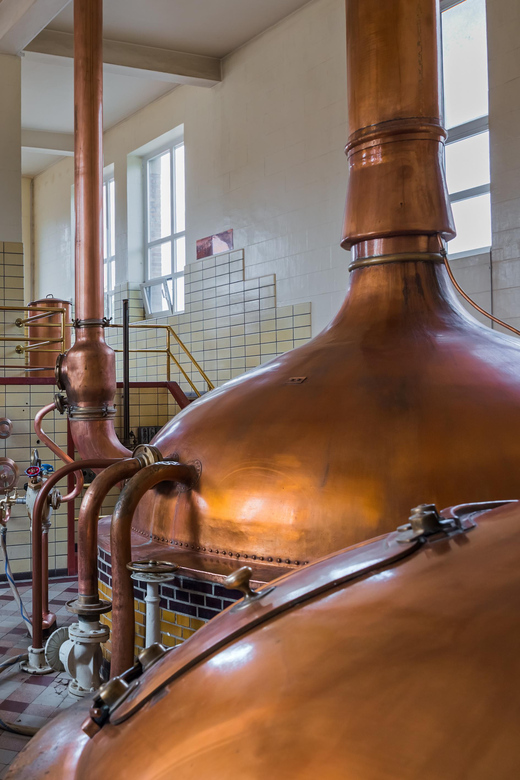 Day trip to Pilsner Urquell brewery and Bohemian glassworks - Glasstar Glassworks: How Czech Crystal Is Made, Step by Step