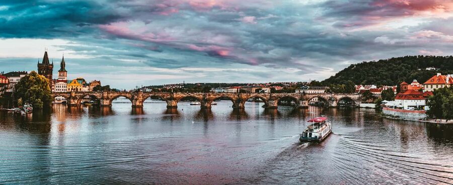 Day trips from Vienna: Prague One Day Guided Tour - From Vienna to Prague: a long day with smart breaks