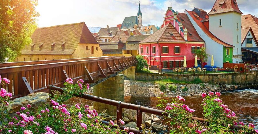 Daytrip from Prague to Český Krumlov via Hluboká - Who this day trip suits best