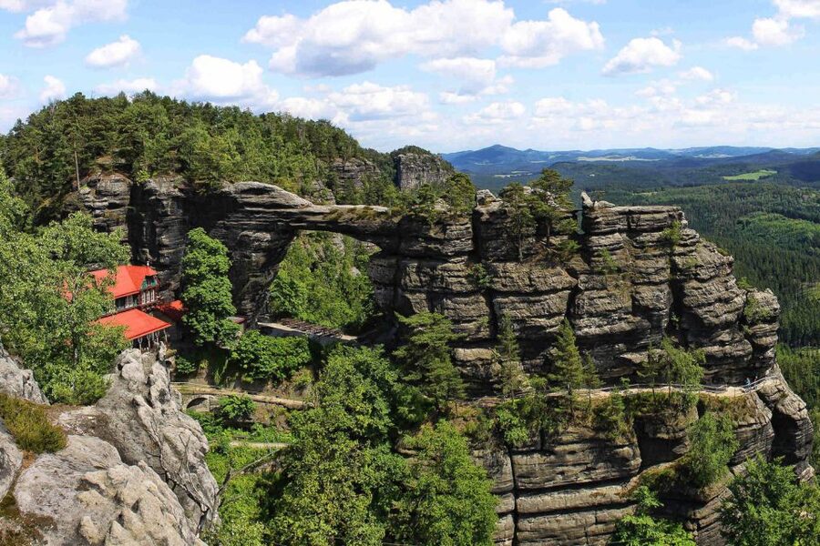 Dresden: Hassle-free trip to Bohemian and Saxon Switzerland - Cross-border cliffs without map stress from Dresden