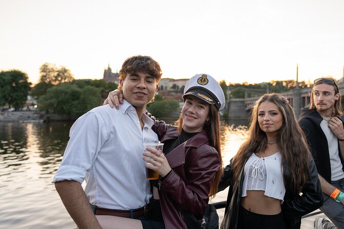 Drunken Monkey Prague Boat Party w/ 2hr Open Bar, DJ & Club Entry - Timing and how the 6-hour total fits your evening