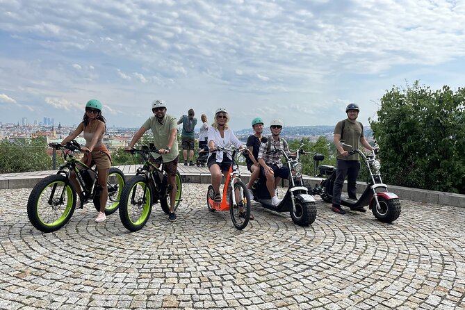 E-Bike, E-Scooter Viewpoint Fun Tour - Where you start in Malá Strana and what happens before you roll