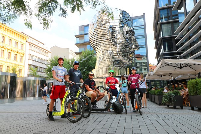 E-Bike, E-Scooter Viewpoint Fun Tour - The ride experience: what it feels like when the guide runs the day