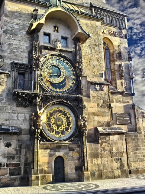 Essential Prague Walking Tour - What you’ll experience on the ground: Old Town to Charles Bridge
