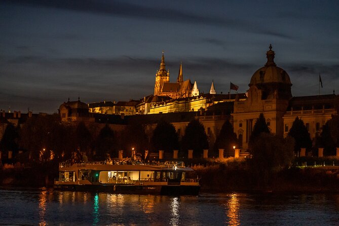 Evening Eco Cruise With a Glass of Prosecco in Bohemia - Wi-Fi that helps you plan, not just sit there