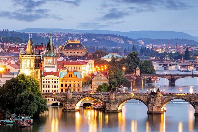 Evening View Walk in Prague - Group size, solo comfort, and getting back after dark