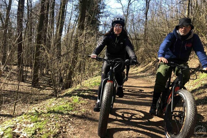 FAT TIRE E-BIKE GREAT TOUR - river, parks & panoramic views tour - Stop 9 to 12: Kafka Museum fountain, Rudolfinum, Old Jewish Cemetery, and the Astronomical Clock